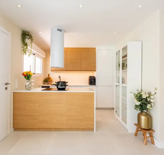 Venta de apartamento en planta baja en San Pedro de Alcántara