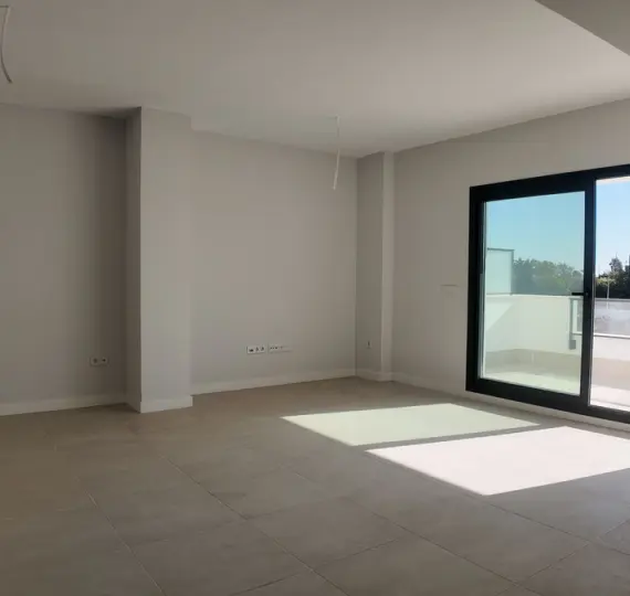 Sale of penthouse in Estepona