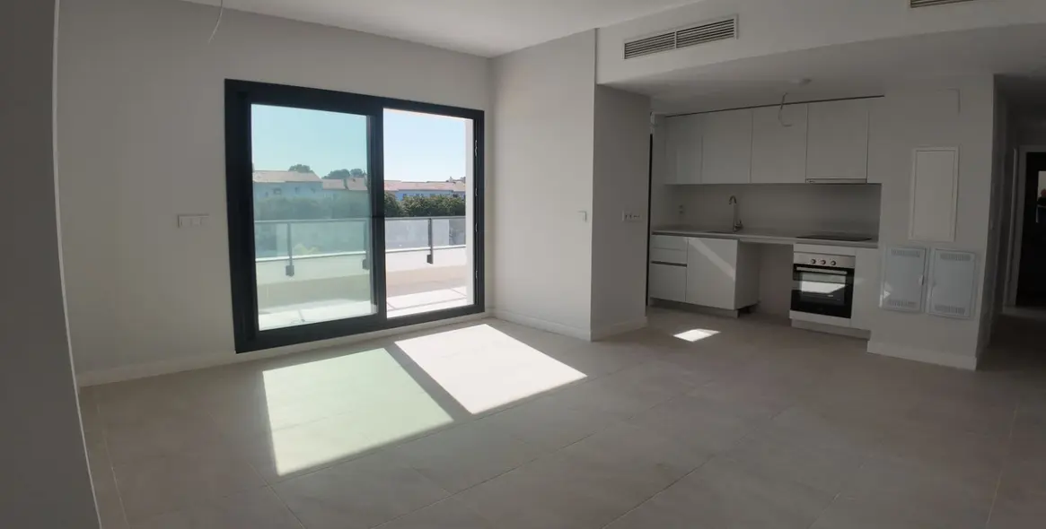 Sale of penthouse in Estepona 4