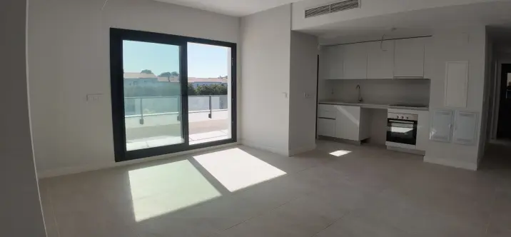 Sale of penthouse in Estepona 3