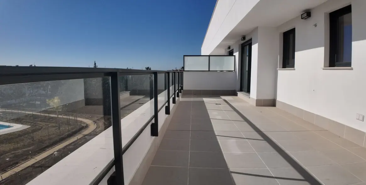 Sale of penthouse in Estepona 11