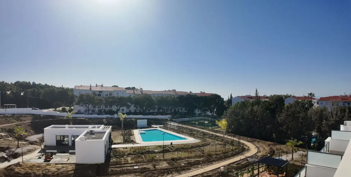 Sale of penthouse in Estepona 12