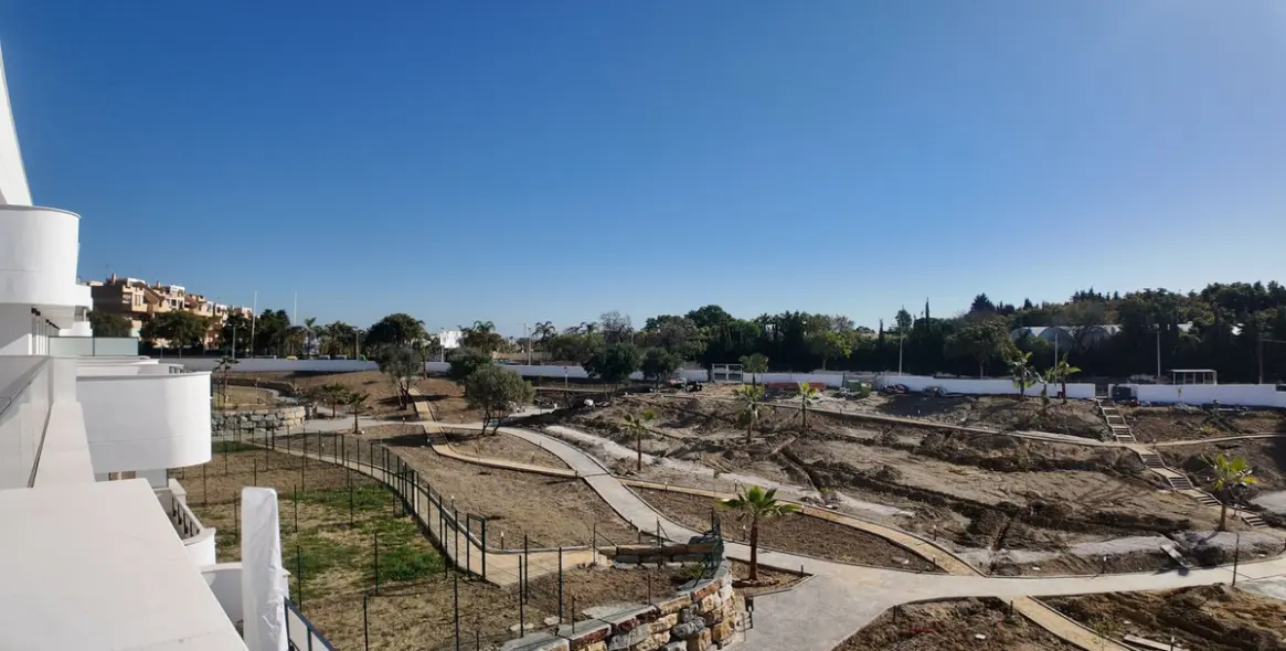 Sale of penthouse in Estepona 14