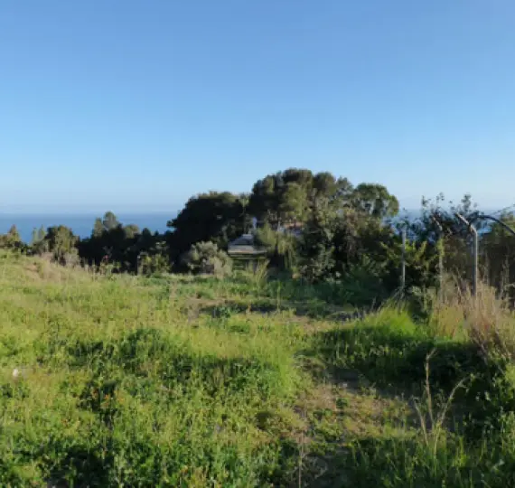 Продажа  жилого участка в Benalmadena Pueblo