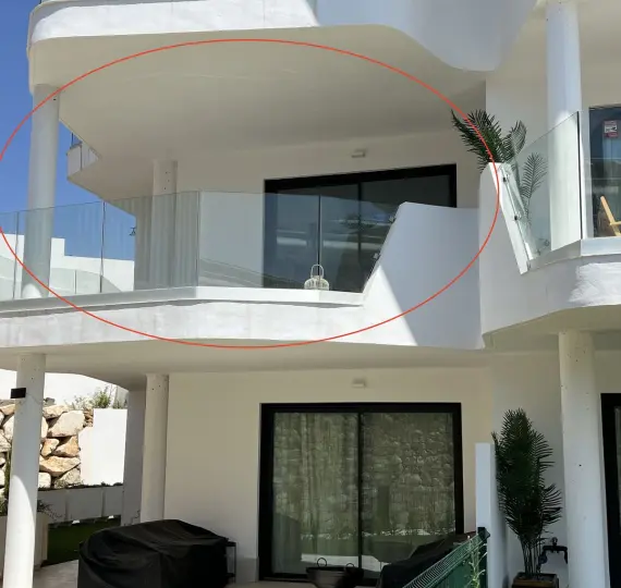 Sale of middle floor apartment in Fuengirola