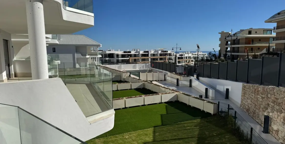 Sale of middle floor apartment in Fuengirola 3