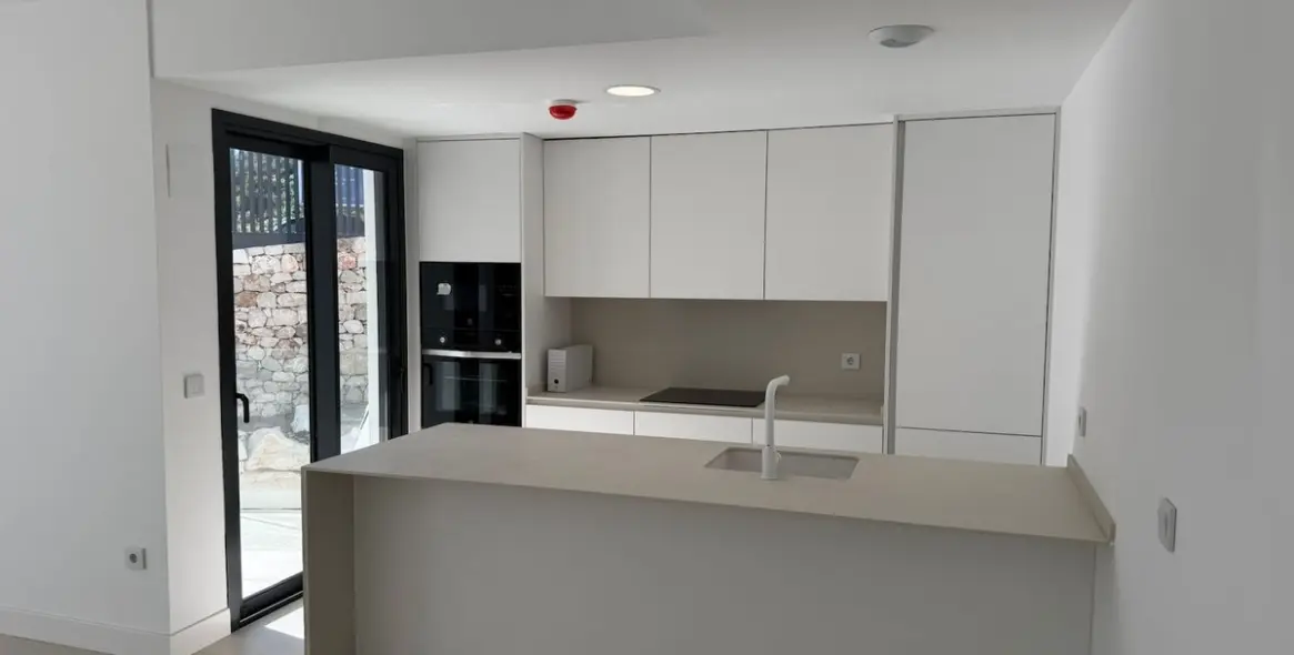 Sale of middle floor apartment in Fuengirola 6