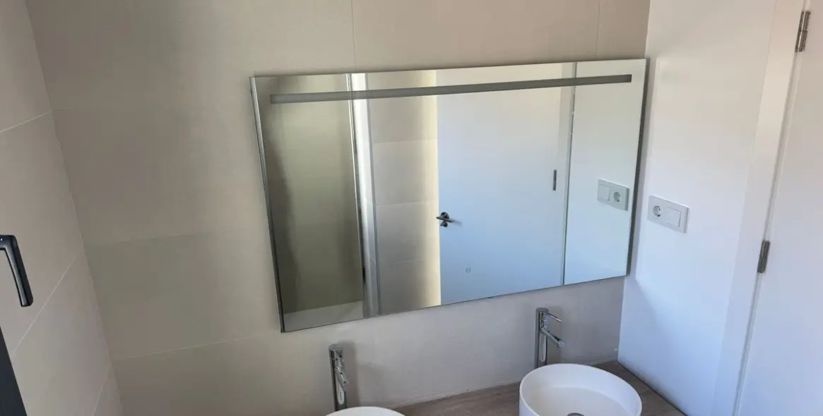 Sale of middle floor apartment in Fuengirola 9