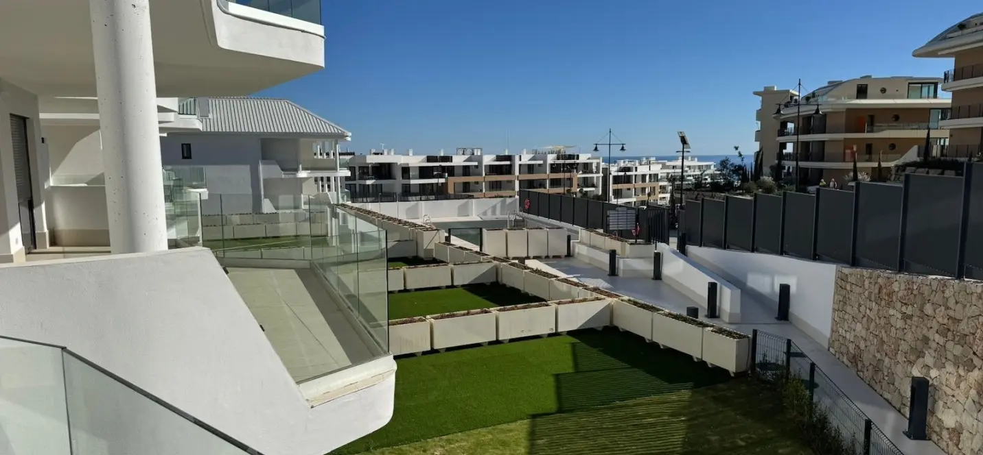 Venta de apartamento en planta media en Fuengirola 2