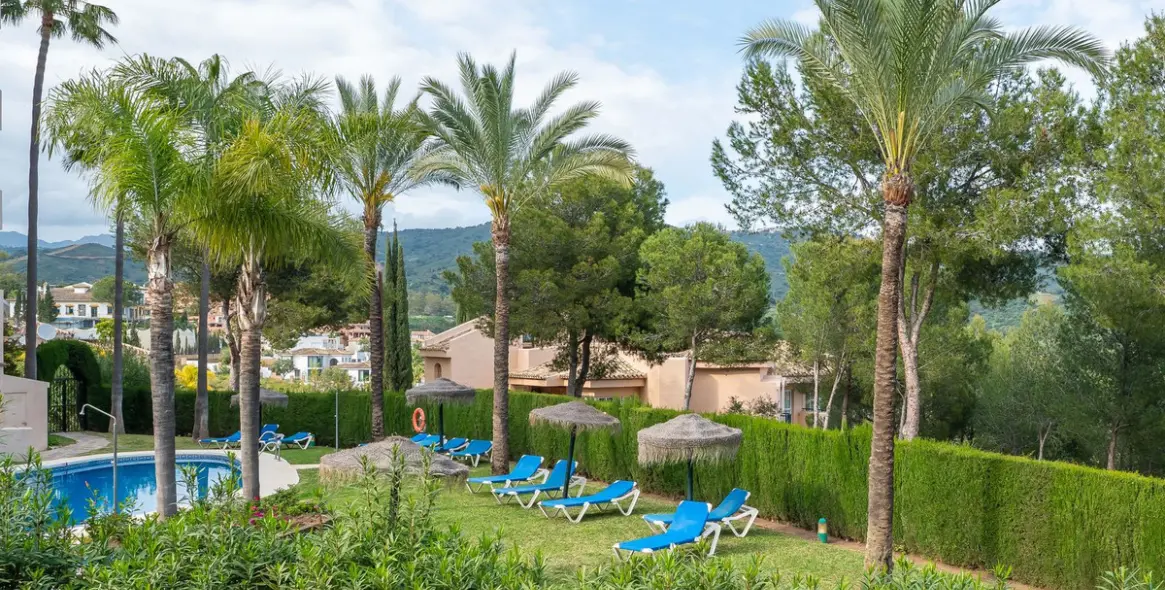 Продажа апартаментов на среднем этаже в Elviria 12