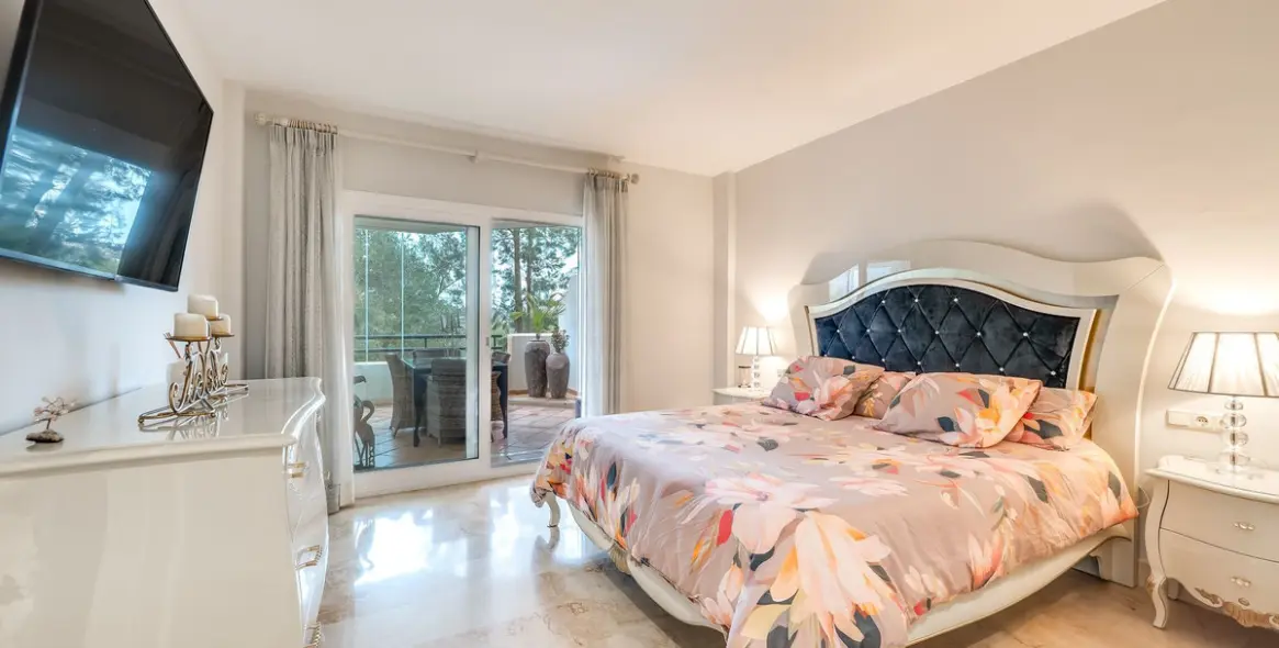 Продажа апартаментов на среднем этаже в Elviria 17