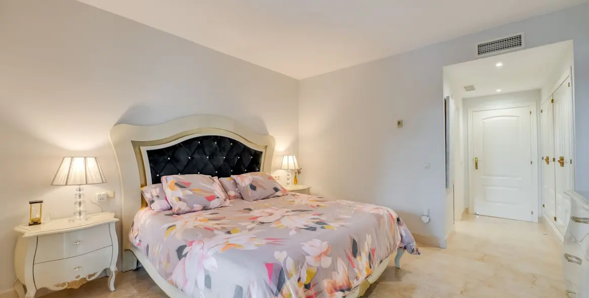 Продажа апартаментов на среднем этаже в Elviria 19