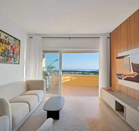 Продажа апартаментов на среднем этаже в Elviria