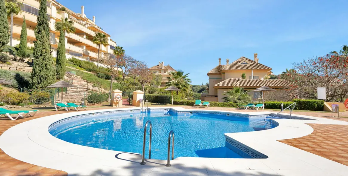 Продажа апартаментов на среднем этаже в Elviria 2