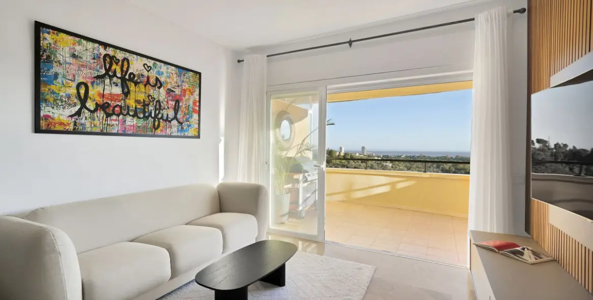 Продажа апартаментов на среднем этаже в Elviria 9