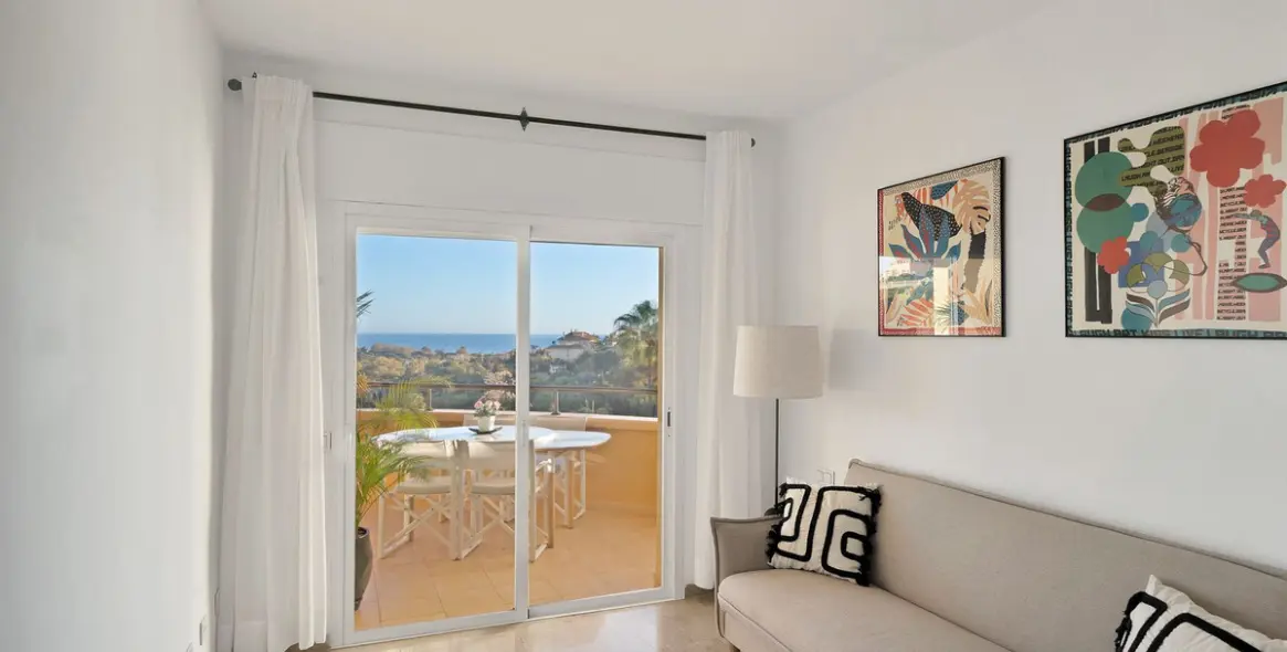 Продажа апартаментов на среднем этаже в Elviria 10