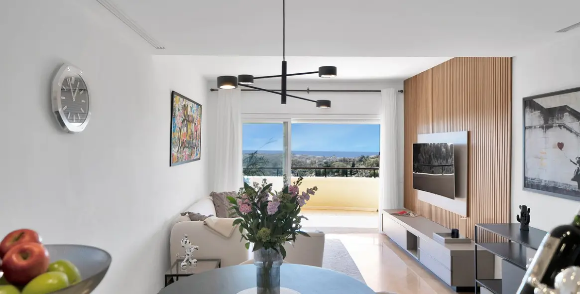 Продажа апартаментов на среднем этаже в Elviria 14