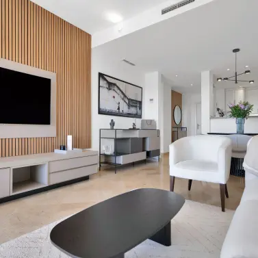 Venta de apartamento en planta media en Elviria
