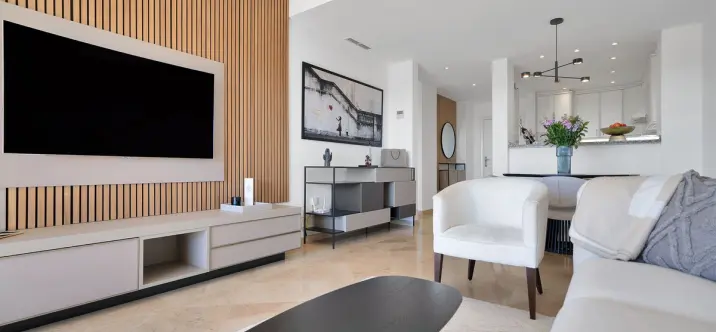 Venta de apartamento en planta media en Elviria 2