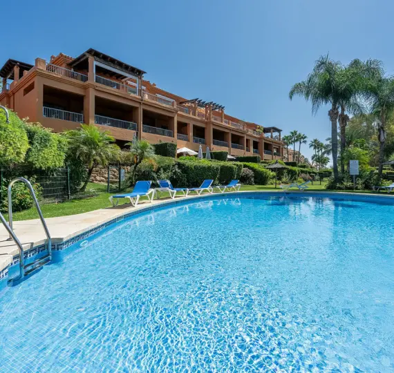 Venta de apartamento en planta baja en Estepona