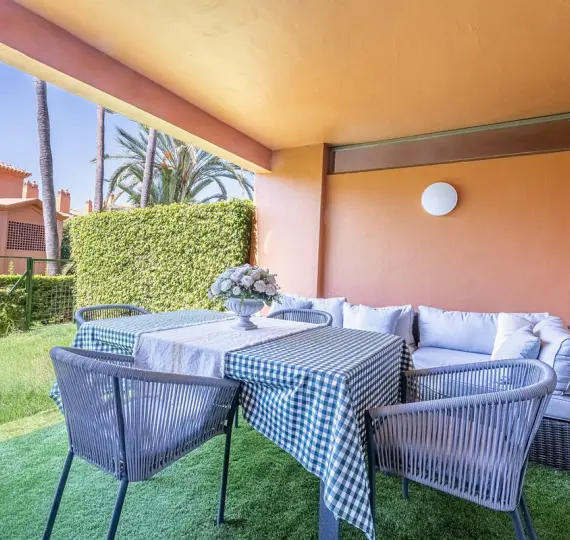 Venta de apartamento en planta baja en Estepona