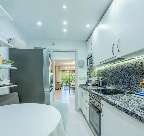 Venta de apartamento en planta baja en Estepona