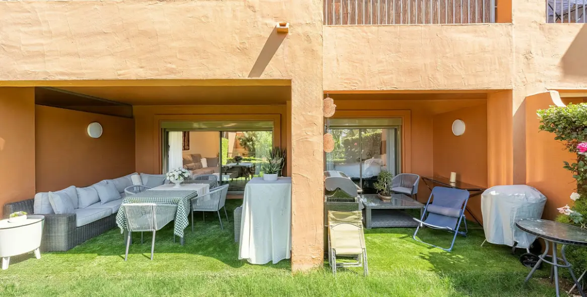 Sale of ground floor apartment in Estepona 19