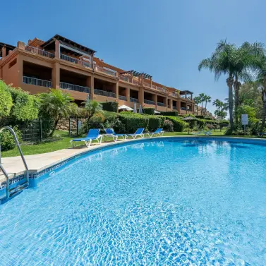 Venta de apartamento en planta baja en Estepona