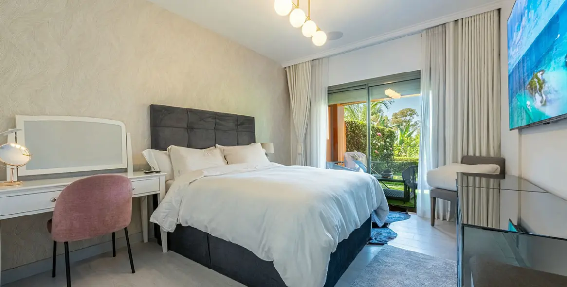 Venta de apartamento en planta baja en Estepona 7