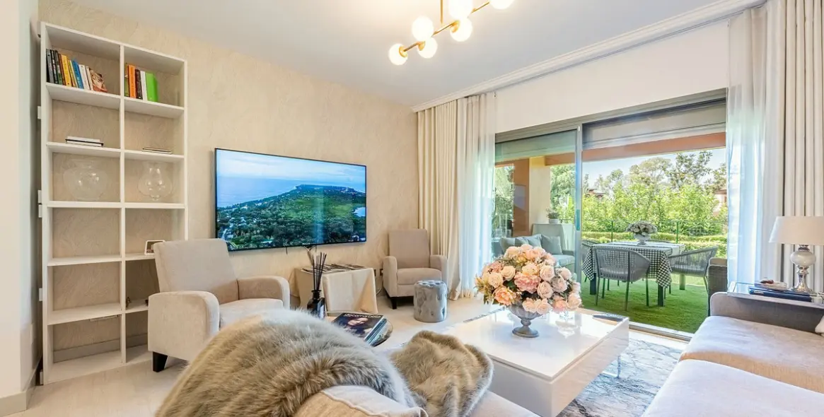 Venta de apartamento en planta baja en Estepona 10