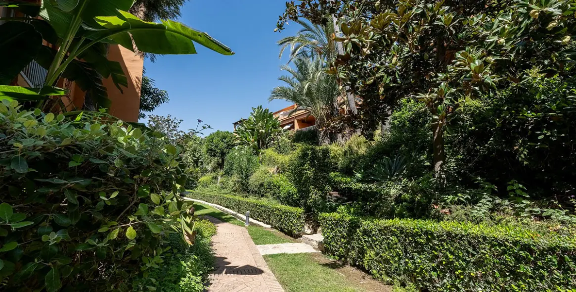 Venta de apartamento en planta baja en Estepona 27