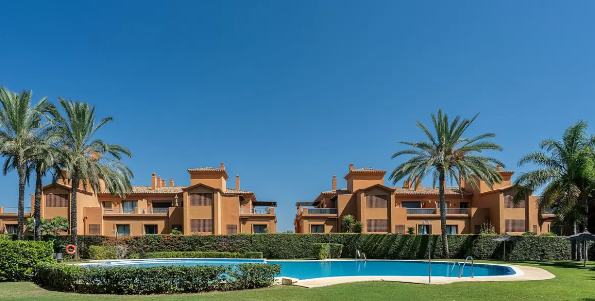 Venta de apartamento en planta baja en Estepona 28
