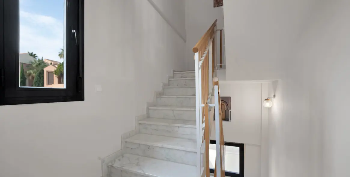 Продажа  отдельно стоящей виллы в Torrenueva 16