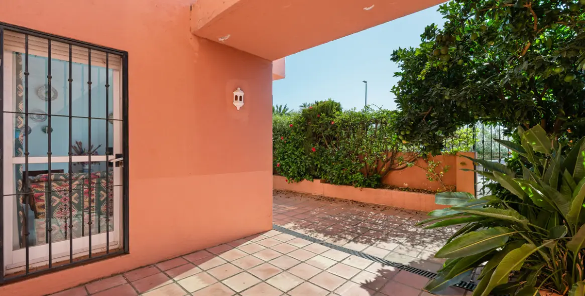 Sale of ground floor apartment in Marbella 14