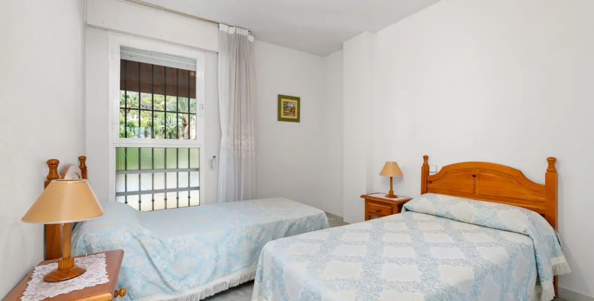 Sale of ground floor apartment in Marbella 18