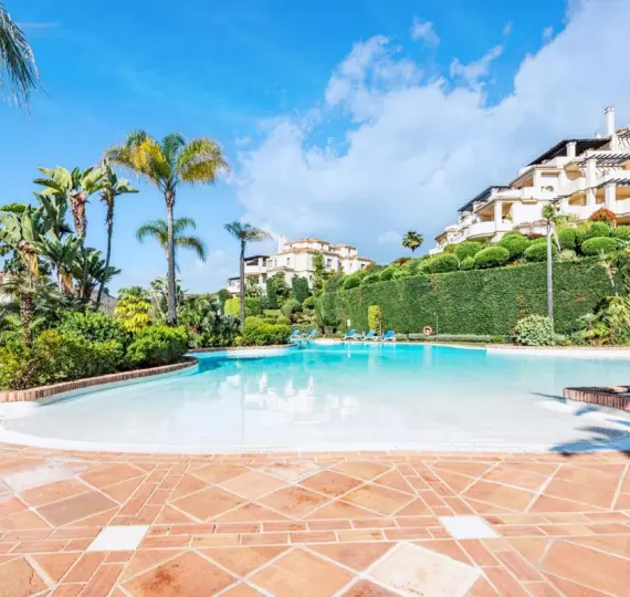 Venta de apartamento en planta baja en Benahavís