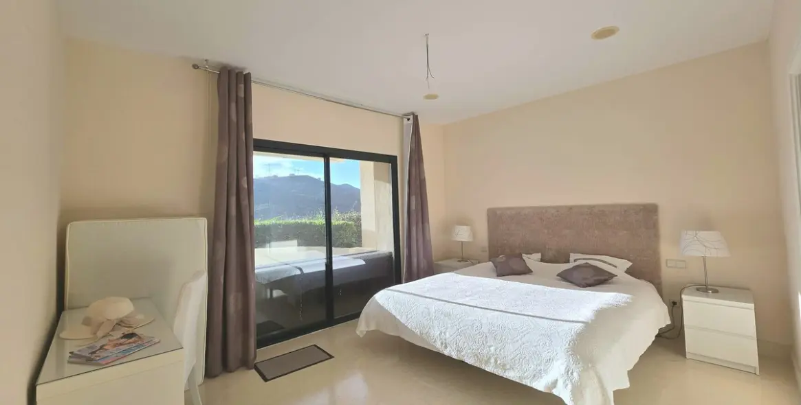 Sale of ground floor apartment in Benahavís 5