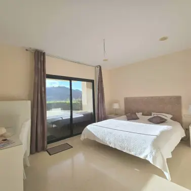 Sale of ground floor apartment in Benahavís