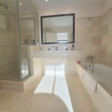 Sale of ground floor apartment in Benahavís