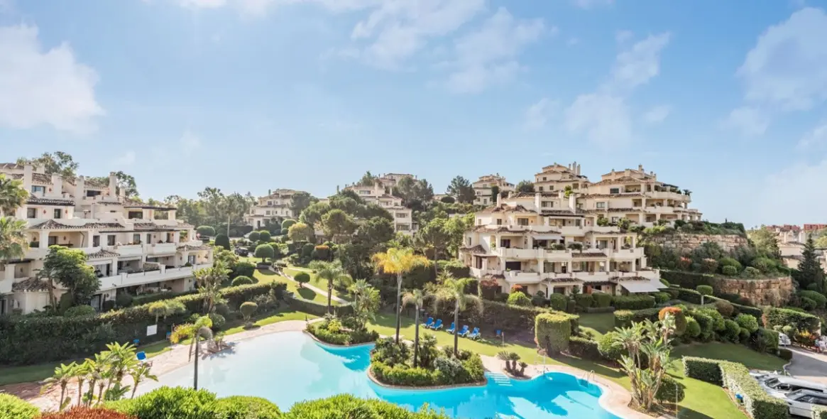 Sale of ground floor apartment in Benahavís 23
