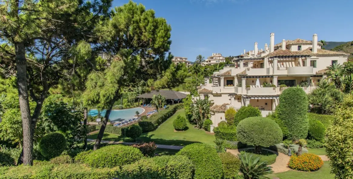 Sale of ground floor apartment in Benahavís 24