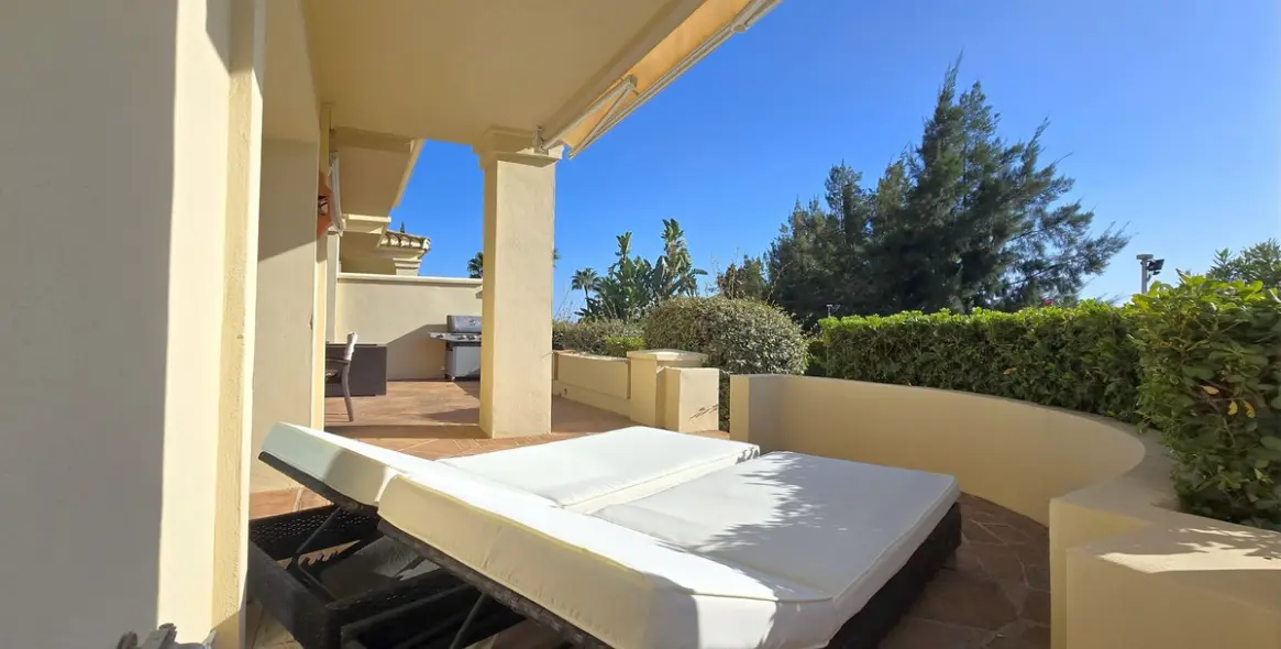 Sale of ground floor apartment in Benahavís 28
