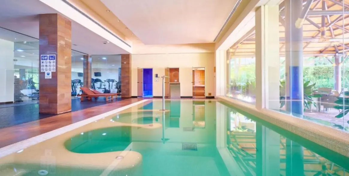 Sale of ground floor apartment in Benahavís 29