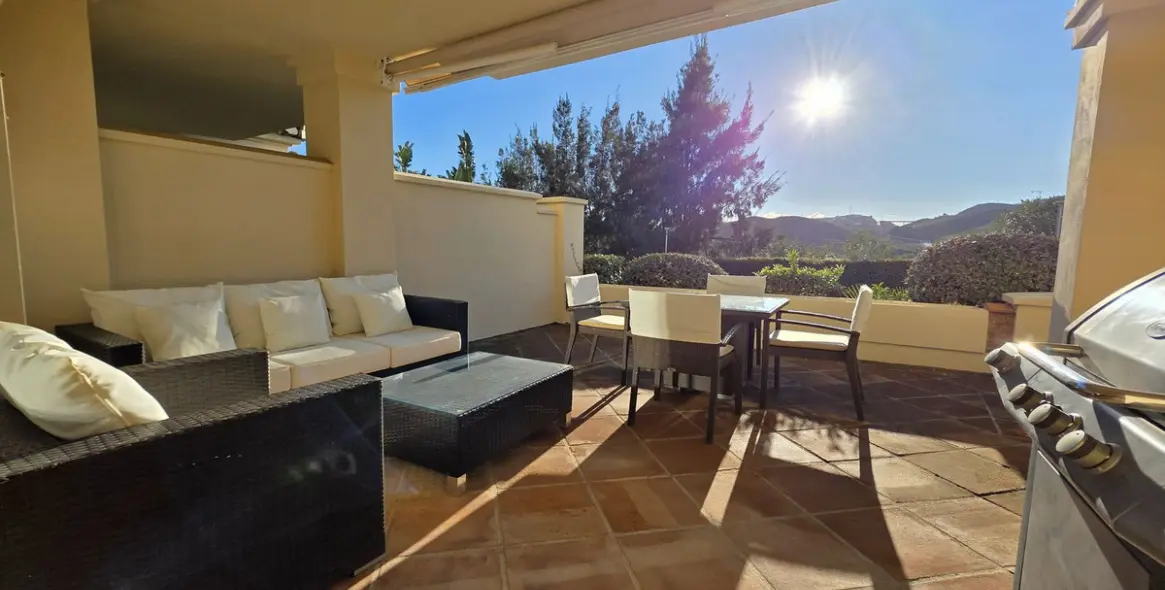 Sale of ground floor apartment in Benahavís 30