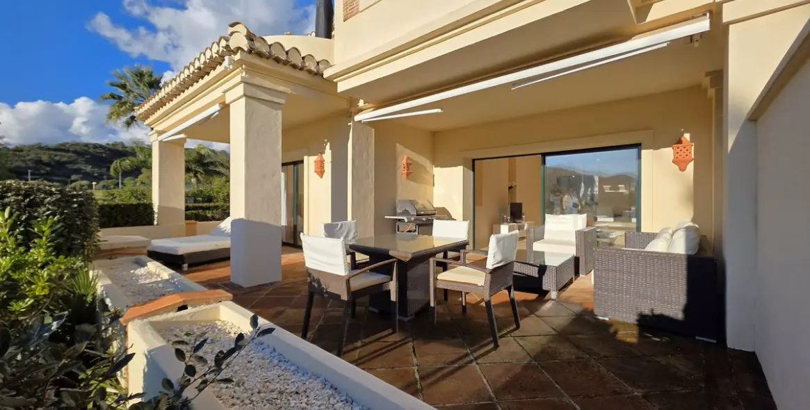 Sale of ground floor apartment in Benahavís 31