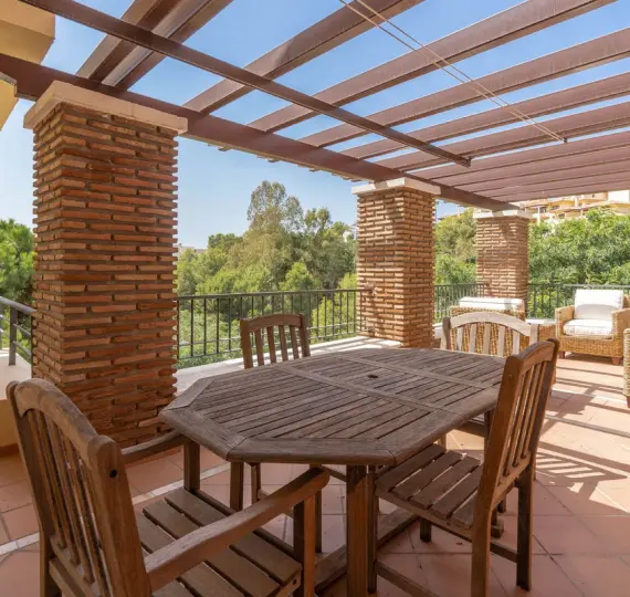 Sale of middle floor apartment in Los Arqueros