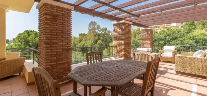 Sale of middle floor apartment in Los Arqueros 0