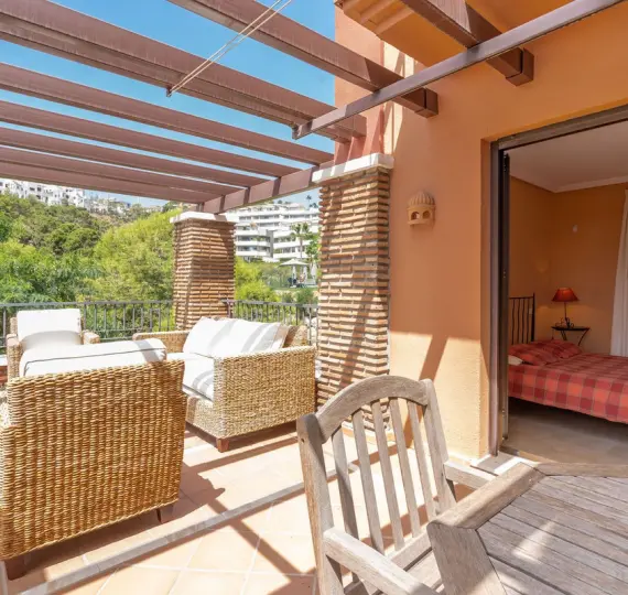 Sale of middle floor apartment in Los Arqueros