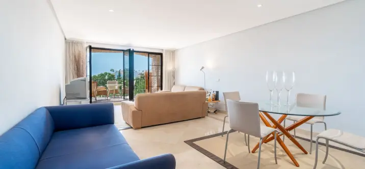 Sale of middle floor apartment in Los Arqueros 4