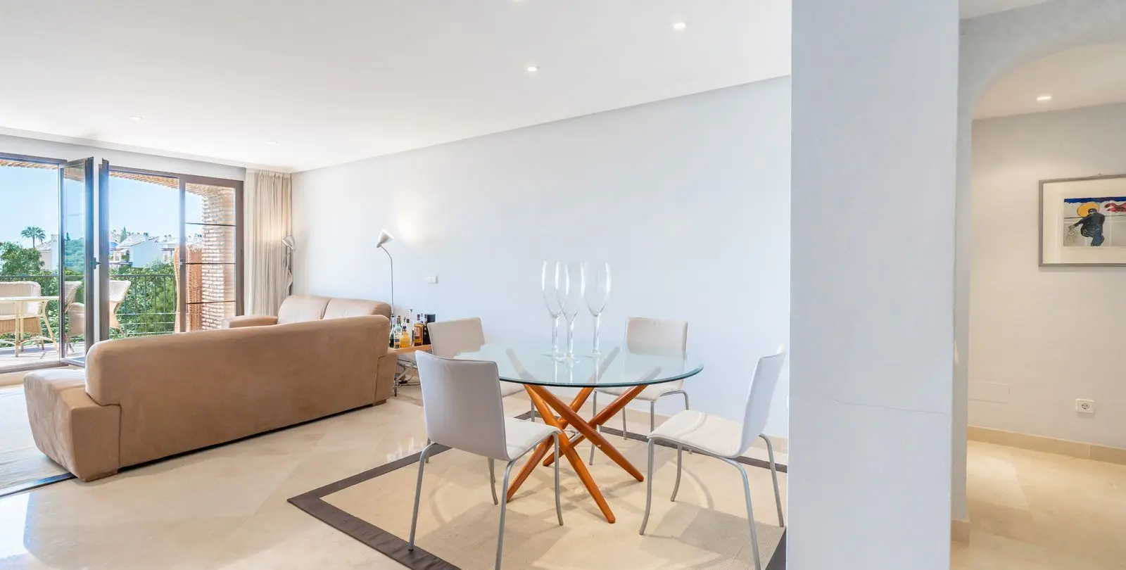 Sale of middle floor apartment in Los Arqueros 8